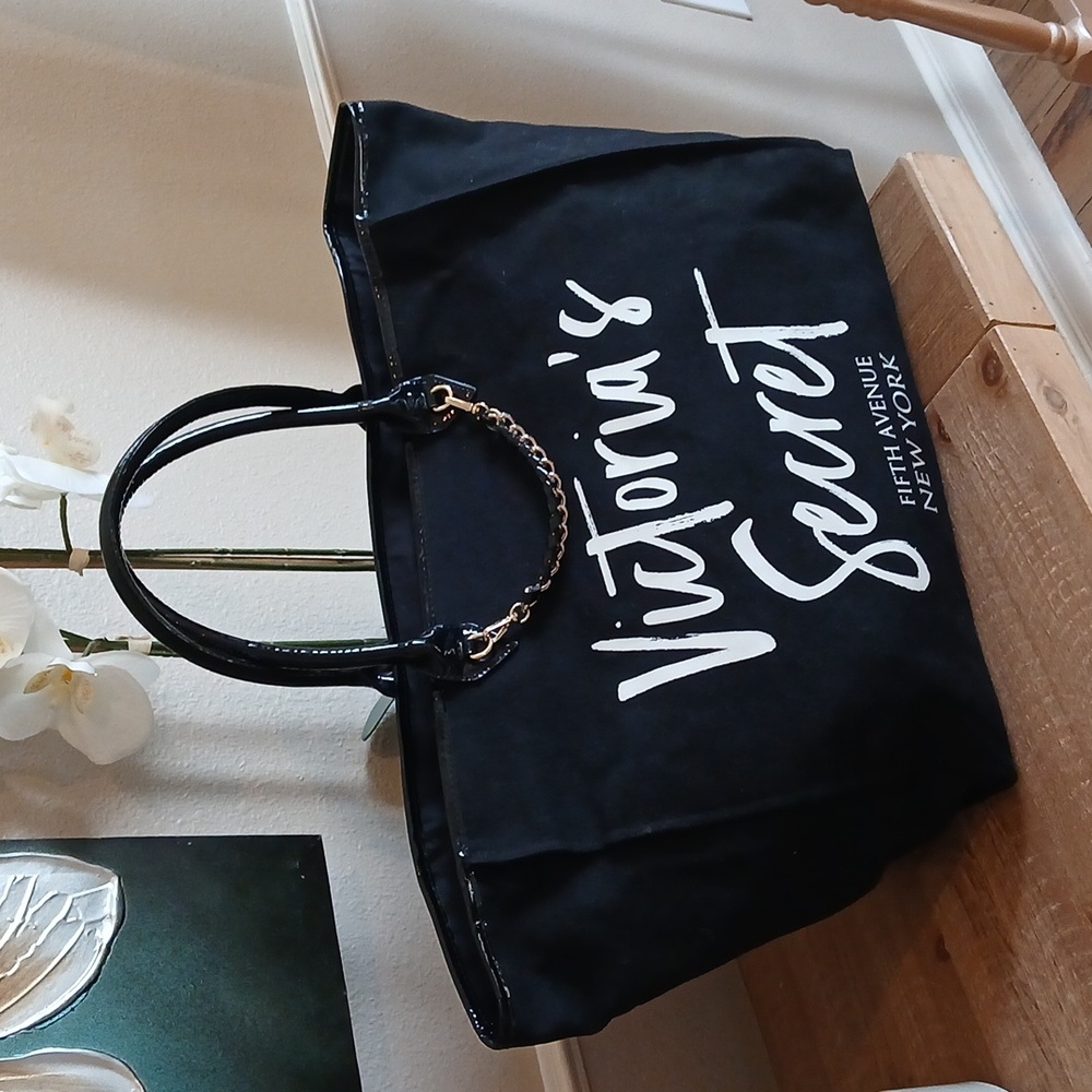 Victoria's Secret Large Fifth Avenue New York Weekender Tote Bag - Picture 15 of 17